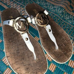 MK- black or white sandals